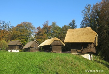 FOTO 1 - zaključeni kašči-streha